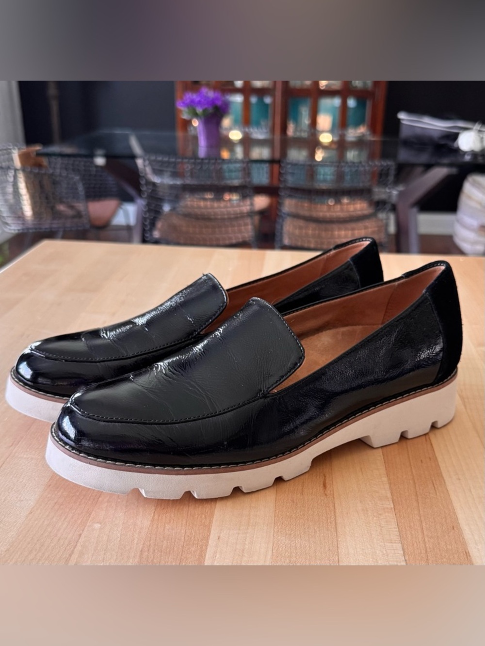 Vionic Black Patent Leather Loafers Lug Sole Comfort Shoes Women 8.5.